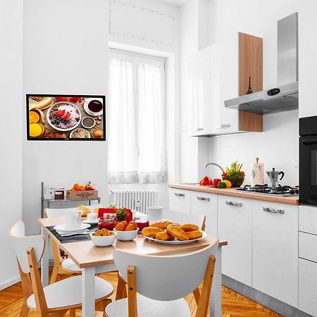 3 Bedrooms Apartment Milano Exteriör bild