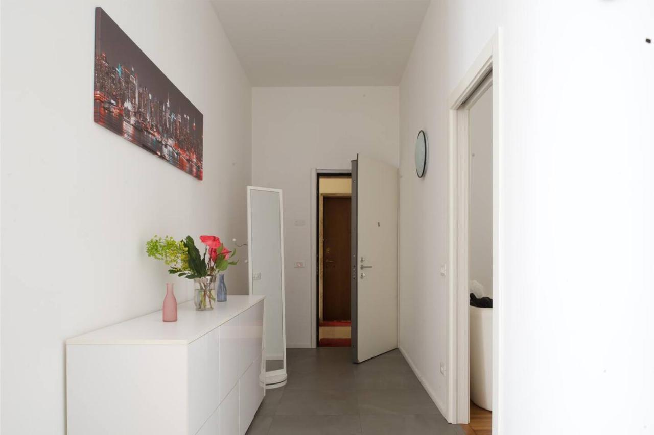 3 Bedrooms Apartment Milano Exteriör bild