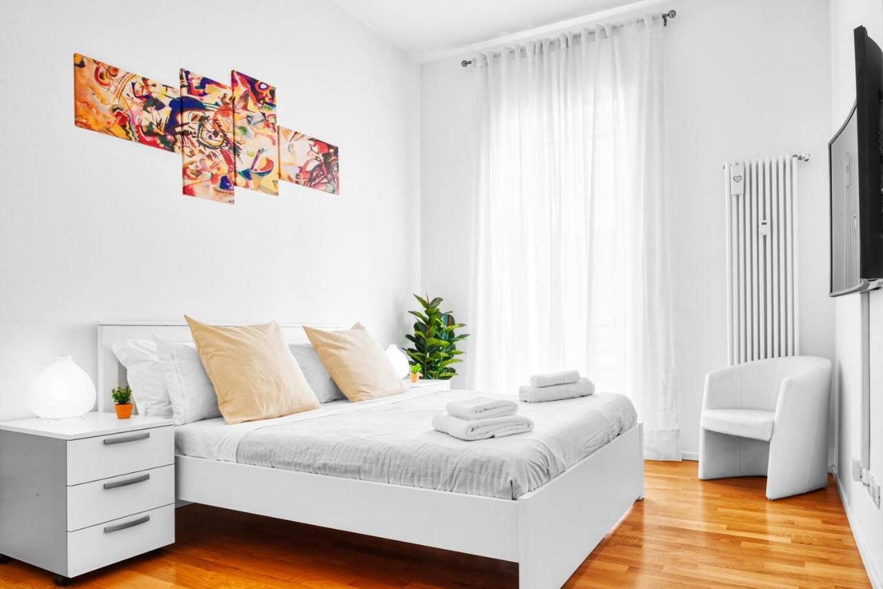 3 Bedrooms Apartment Milano Exteriör bild